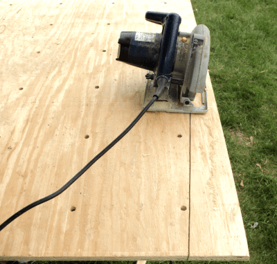 Cortar la madera contrachapada a la forma